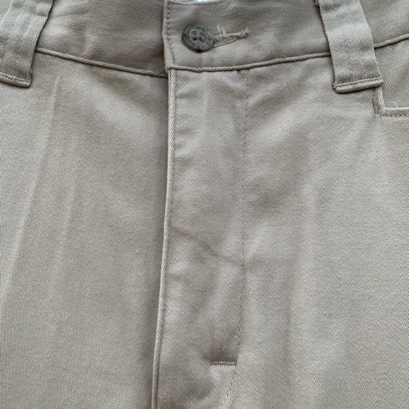 Brand New Lee khaki pants size 8 medium - Picture 3 of 10